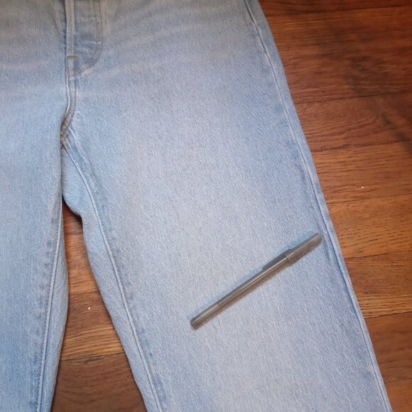 LEVI'S 501 original fit jeans in Wow Me Over 32" inseam (sz27) - Picture 8 of 16